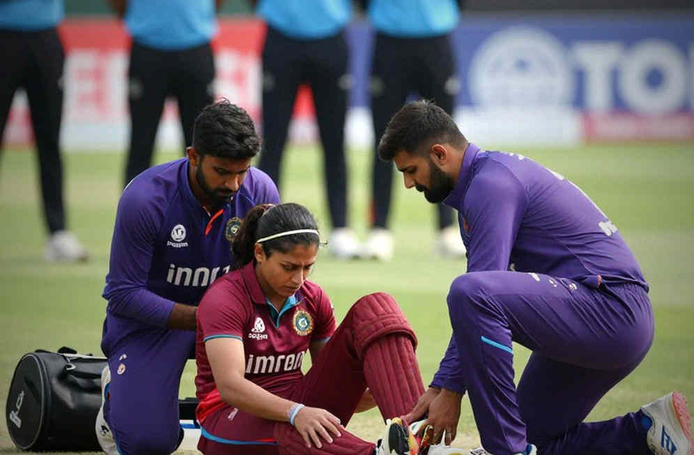 অনুপস্থিত নামের খাতা: কিভাবে স্কুল ক্রিকেটের স্কোরবুক ভারতের পরবর্তী ফাস্ট বোলারদের হারিয়ে দিচ্ছে অনুপস্থিত নামের খাতা: কিভাবে স্কুল ক্রিকেটের স্কোরবুক ভারতের পরবর্তী ফাস্ট বোলারদের হারিয়ে দিচ্ছে