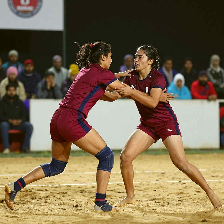৩৭-৩৪: ভারত-ইরান নারী কাবাডি ফাইনালের ভেতরে তিনটি অল আউট, আট বোনাস আর একটা হিসাব যা মিলছে না