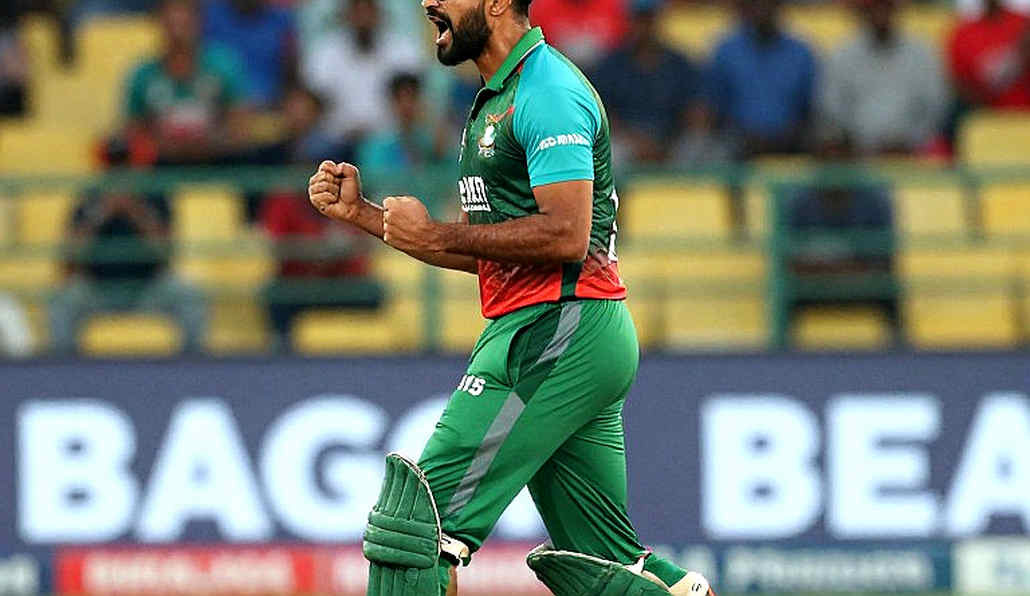 ২৭৯-৬ থেকে ৩০৫: রাওয়ালপিন্ডিতে পাকিস্তানের আসল ক্ষতি শেষ পাঁচ ওভারে নয়