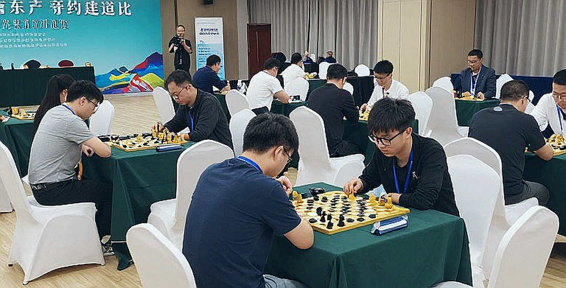 Samarkand on the Label, Prague Inside: ChessBase Magazine #225 and the Broken Promise of a File