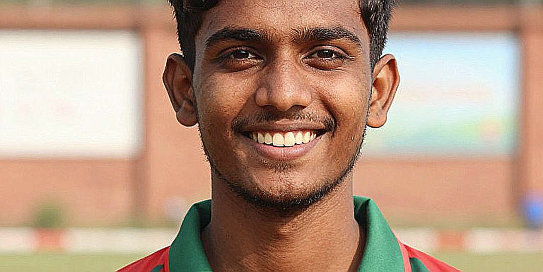 সপ্তম ওভারের দেয়াল: ঢাকার ঘড়ি, মাঝের ওভার আর বাংলাদেশের ব্যাটিং তাল সপ্তম ওভারের দেয়াল: ঢাকার ঘড়ি, মাঝের ওভার আর বাংলাদেশের ব্যাটিং তাল