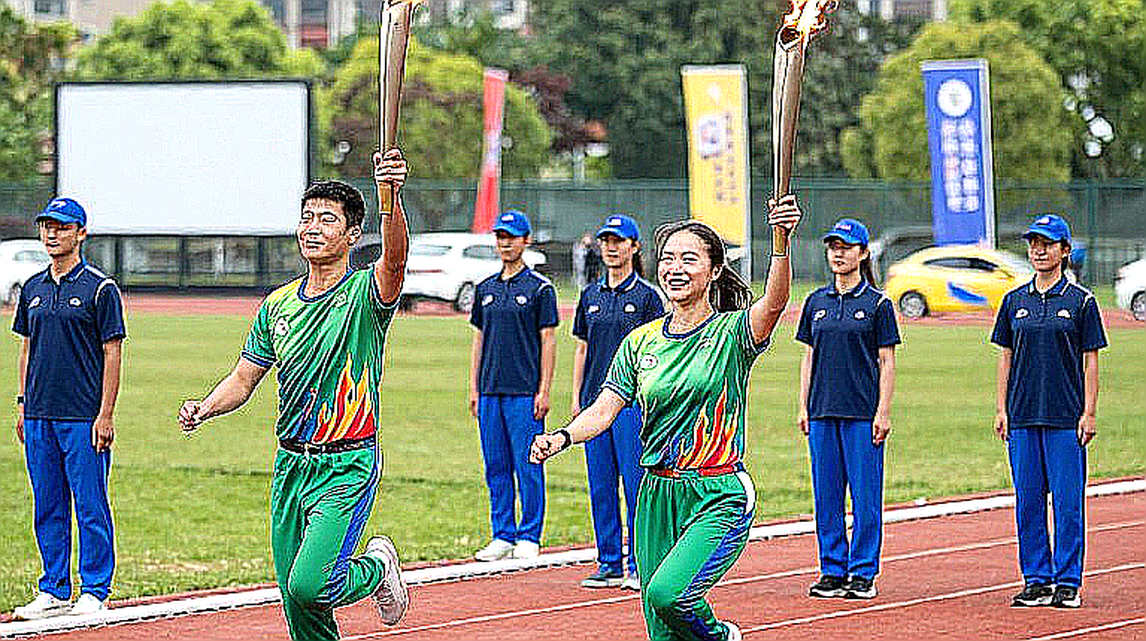 ৩৪৯ মিনিট ও একটি পুরস্কার: আর্দা গুলের কাগজপত্র যেভাবে পড়া উচিত ৩৪৯ মিনিট ও একটি পুরস্কার: আর্দা গুলের কাগজপত্র যেভাবে পড়া উচিত