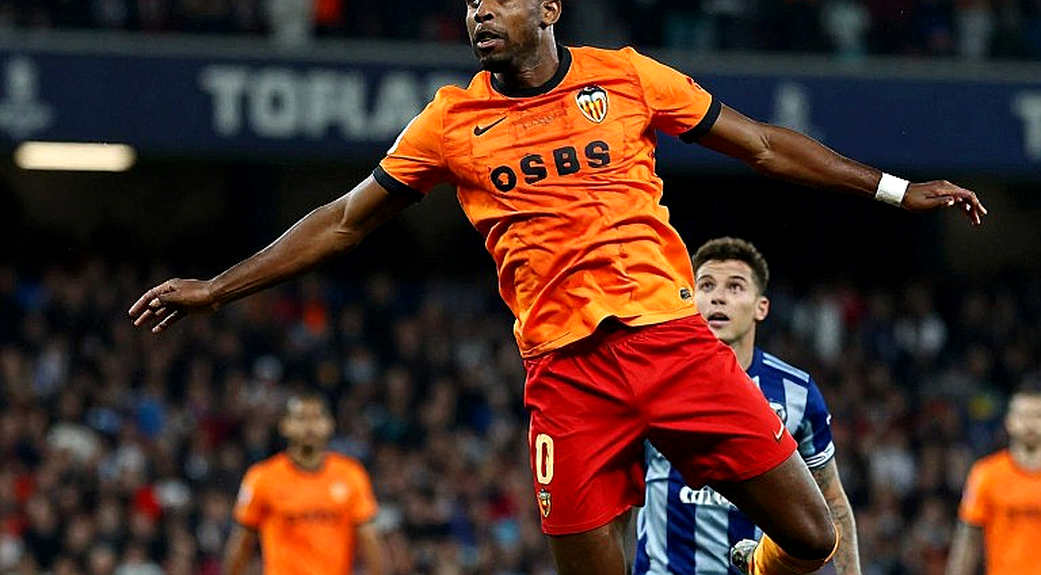 Three Documents That Do Not Reconcile: My File on the Netherlands' New Coaching Era Three Documents That Do Not Reconcile: My File on the Netherlands' New Coaching Era