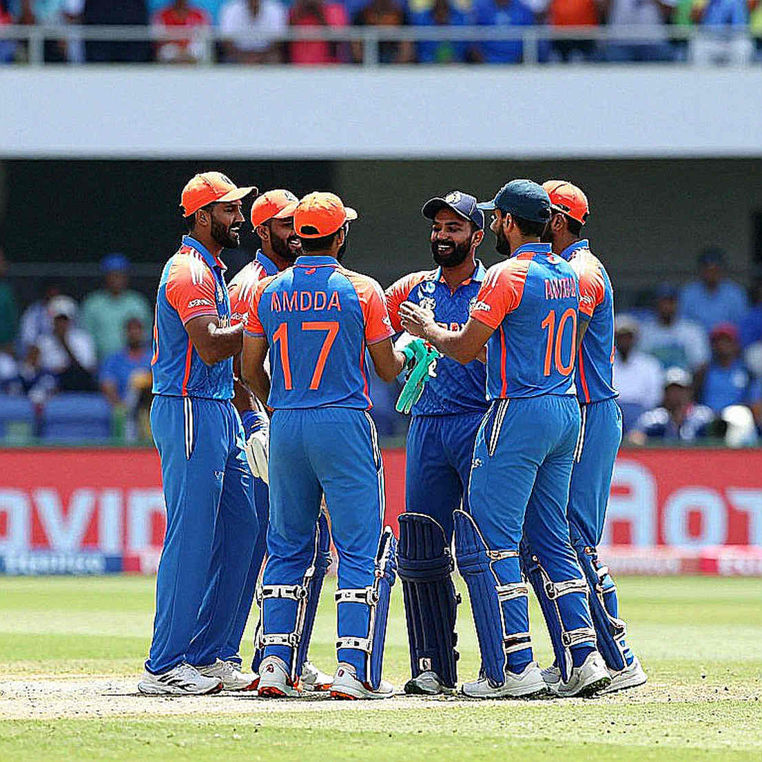 কিংসমিডের ঘাসে এক নিঃশব্দ বাজি: ম্যাডিনসনের প্রত্যাবর্তন আর অস্ট্রেলিয়ার ব্যাটিং-ভাঙনের গল্প