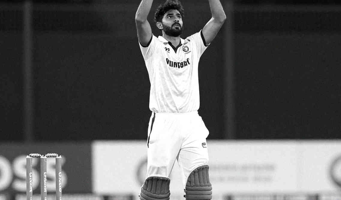 Not Contact, But Sound: UltraEdge's Limits, Rutherford's Dismissal, and West Indies' 352 Not Contact, But Sound: UltraEdge's Limits, Rutherford's Dismissal, and West Indies' 352