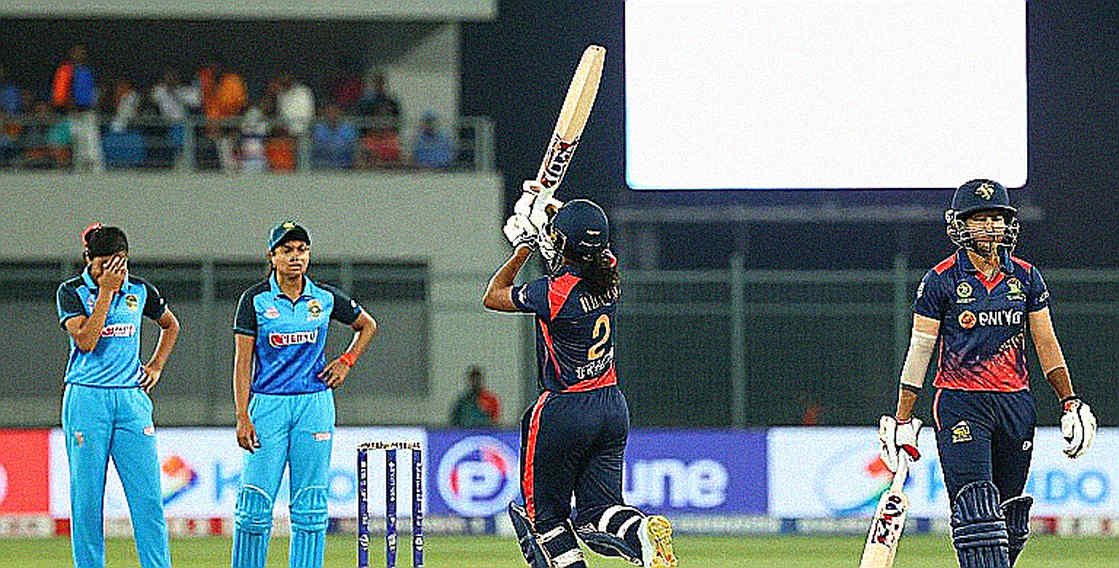 স্থানান্তর জানালার ছায়ায় বাঁশি: কাগজপত্রই ঠিক করে দেয় কে মাঠে নামবে স্থানান্তর জানালার ছায়ায় বাঁশি: কাগজপত্রই ঠিক করে দেয় কে মাঠে নামবে