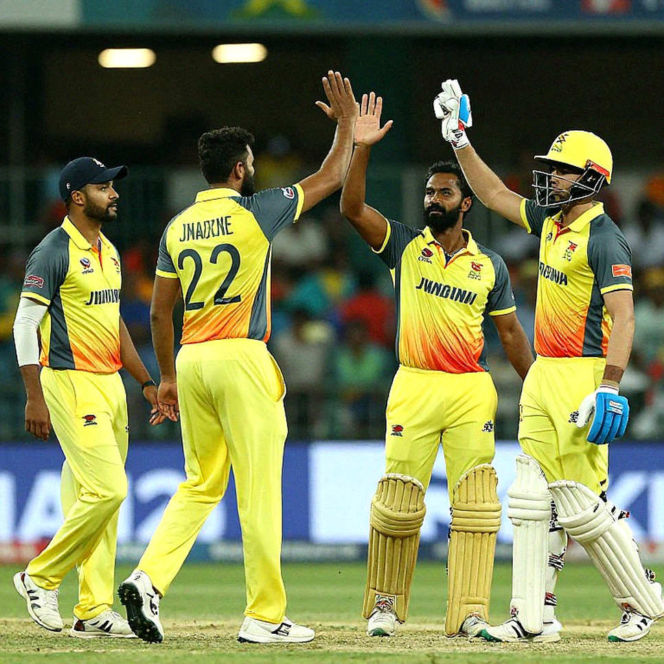 ভাড়া করা আলো: আমিরাতের ক্রিকেট আর্কাইভে কার নাম লেখা থাকে